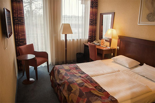 Hotel Azur 4*. Szállodák Siófokban. Látnivalók. Nyári vakáció a Balatonnál. Nyaralás Magyarországon.