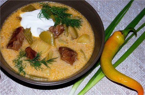 Суп палоц. Гстрономические фестивали в Венгрии. Венгерская кухня. Традиционные венгерские блюда - ароматный и острый суп-гуляш или халасле. Отдых и развлечения в Венгрии. Гастрономия Венгрии. Популярные рецепты.