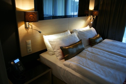 Hotel Azur 4* Prémium - wellness szálloda. Luxuskényeztetés a Balatonnál. Szobák, lakosztályok, apartmanok. Szállásfoglalás Siófokon.