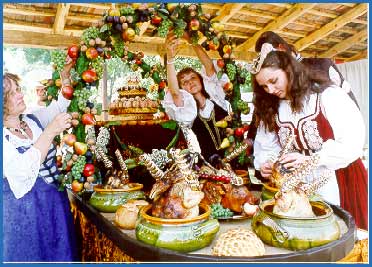 Гстрономические фестивали в Венгрии. Венгерская кухня. Традиционные венгерские блюда - ароматный и острый суп-гуляш или халасле. Отдых и развлечения в Венгрии. Гастрономия Венгрии. Популярные рецепты.