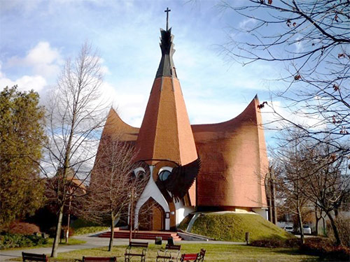Siofok - Best Place to Visit Around Lake Balaton. Discover top Lake Balaton attractions. The most popular destinations around Lake Balaton